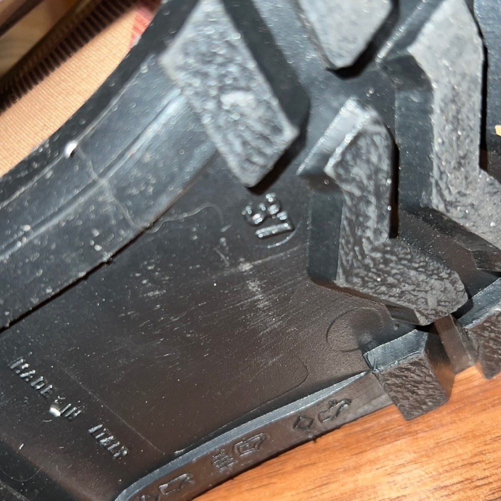 BURBERRY rain boots - Picture 7 of 8
